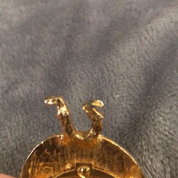 Vintage cowboy smiley face pendant. Converts to pin. Gold tone. Wear on chain. - Picture 5 of 5